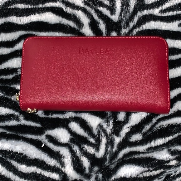 Never Used/New Edition Clutch Wallet - Picture 3 of 8